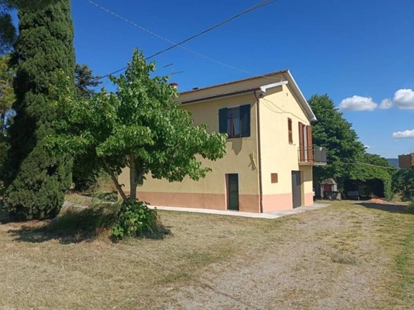 casa indipendente in vendita a Castiglione del Lago in zona Vaiano