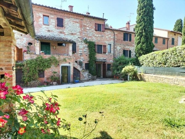 casa indipendente in vendita a Castiglione del Lago