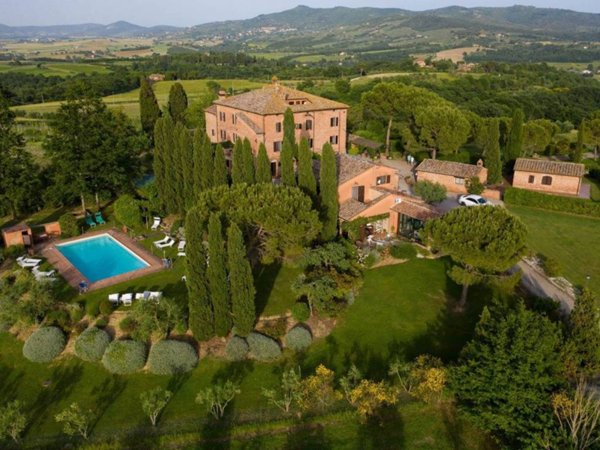 casa indipendente in vendita a Castiglione del Lago in zona Villastrada