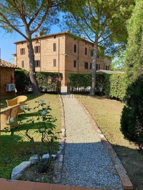casa indipendente in vendita a Castiglione del Lago