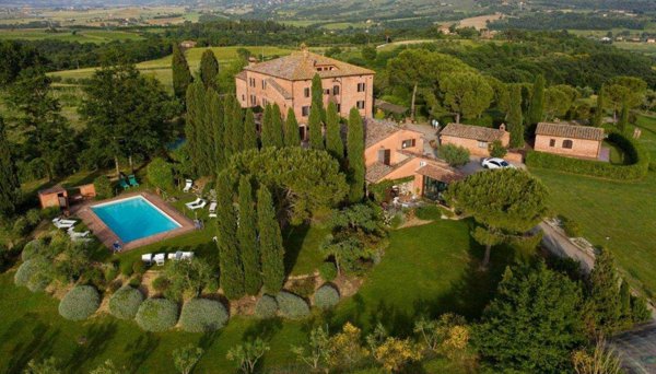 casale in vendita a Castiglione del Lago