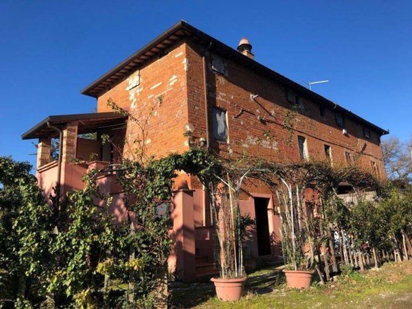 casa indipendente in vendita a Castiglione del Lago