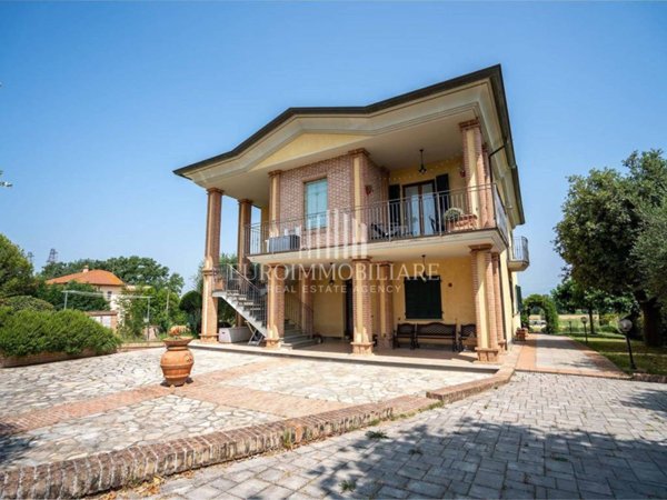casa indipendente in vendita a Castiglione del Lago