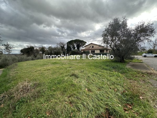 terreno edificabile in vendita a Castiglione del Lago
