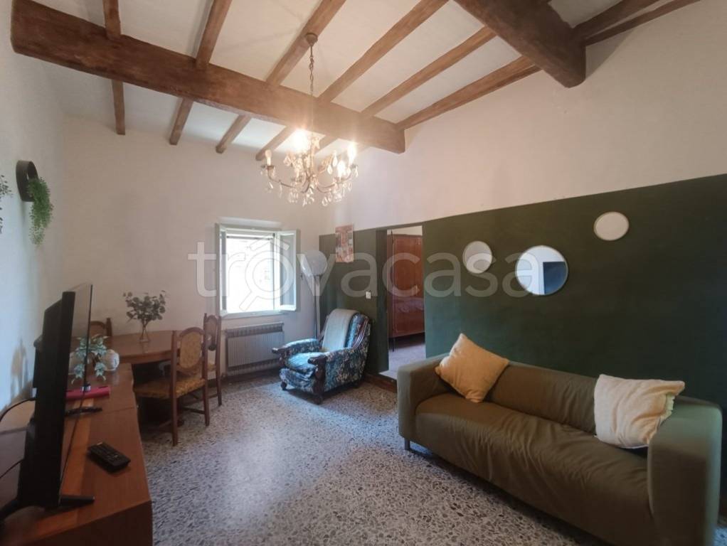 casa indipendente in vendita a Castiglione del Lago in zona Gioiella