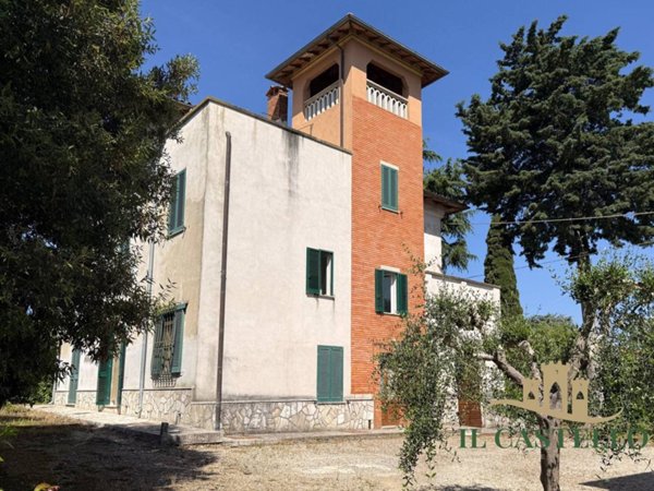 casa indipendente in vendita a Castiglione del Lago