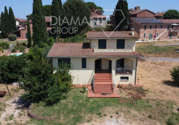 casa indipendente in vendita a Castiglione del Lago in zona Casamaggiore