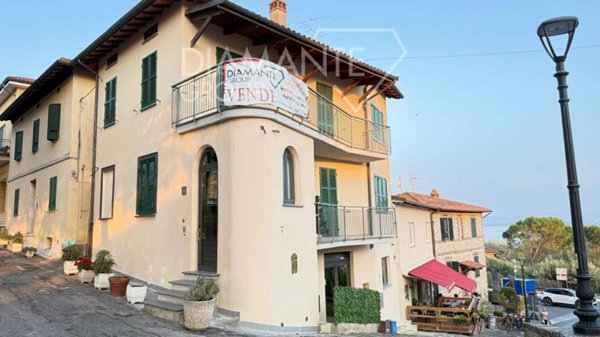 casa indipendente in vendita a Castiglione del Lago