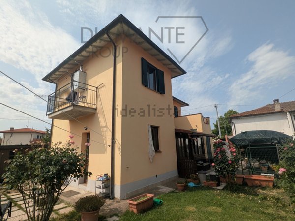 casa indipendente in vendita a Castiglione del Lago in zona Panicarola