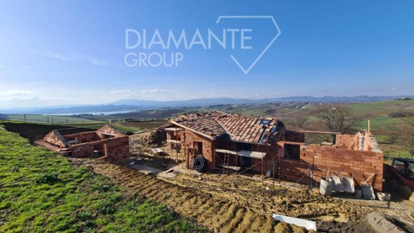 casa indipendente in vendita a Castiglione del Lago