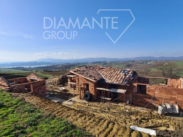 casa indipendente in vendita a Castiglione del Lago