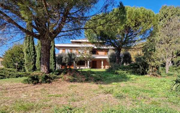 casa indipendente in vendita a Castiglione del Lago