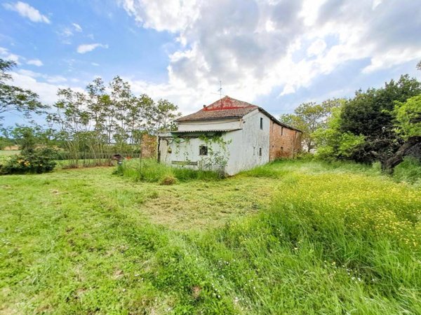 casa indipendente in vendita a Castiglione del Lago in zona Piana