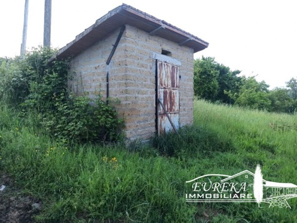 capannone in vendita a Castiglione del Lago in zona Gioiella