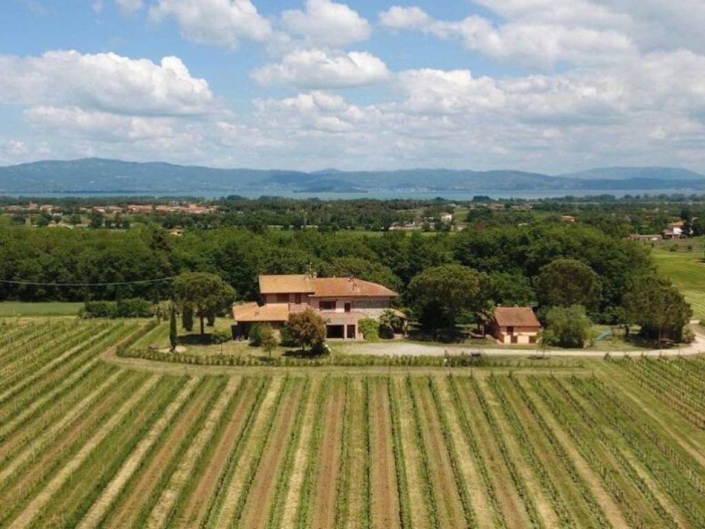 casa indipendente in vendita a Castiglione del Lago
