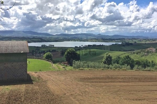 casa indipendente in vendita a Castiglione del Lago
