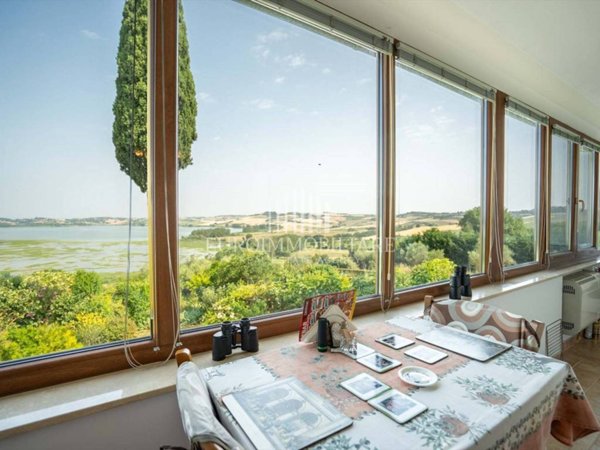 casa indipendente in vendita a Castiglione del Lago in zona Villastrada
