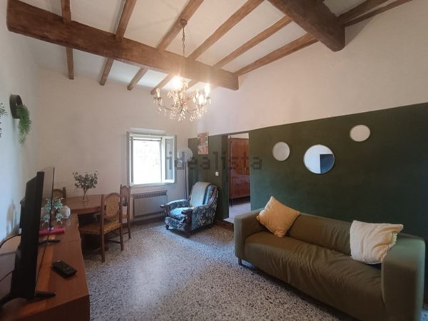 casa indipendente in vendita a Castiglione del Lago in zona Gioiella
