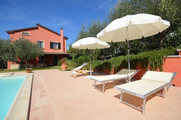 casa indipendente in vendita a Castiglione del Lago
