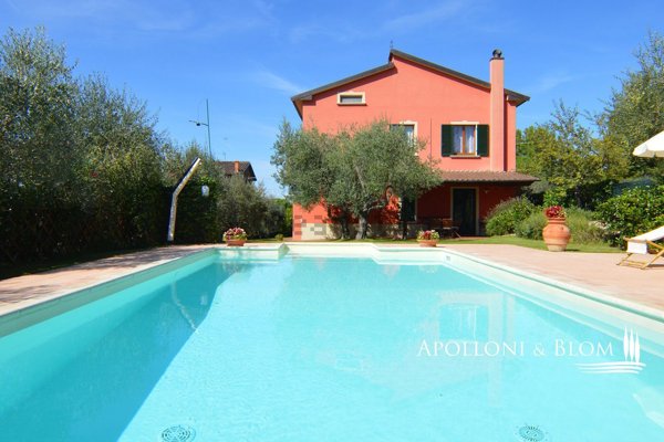 casa indipendente in vendita a Castiglione del Lago