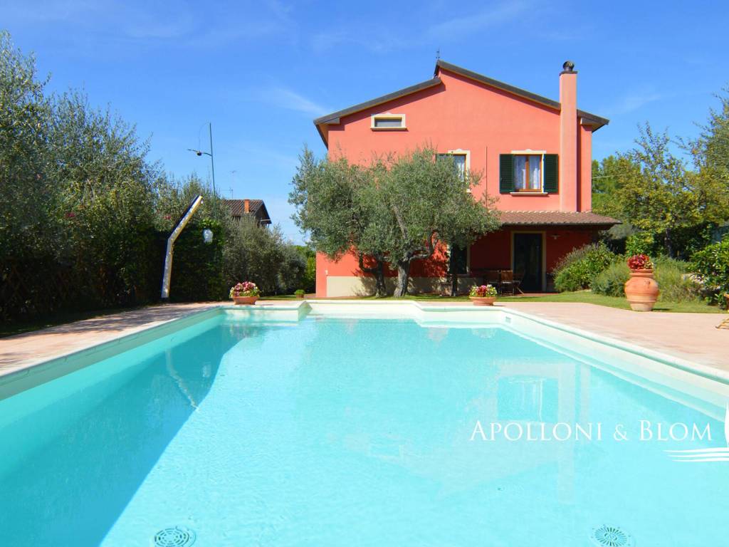 casa indipendente in vendita a Castiglione del Lago