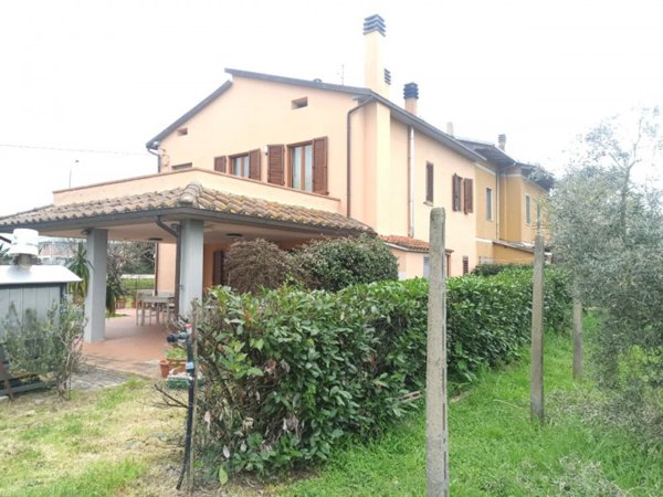 casa indipendente in vendita a Castiglione del Lago