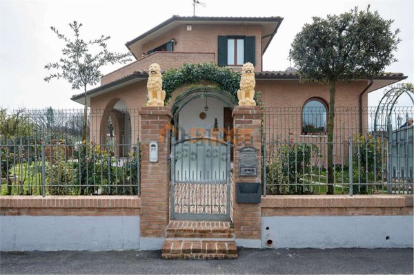 casa indipendente in vendita a Castiglione del Lago
