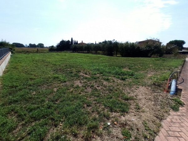 terreno edificabile in vendita a Castiglione del Lago