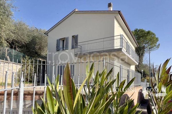 casa indipendente in vendita a Castiglione del Lago
