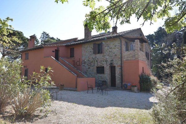 casa indipendente in vendita a Castiglione del Lago
