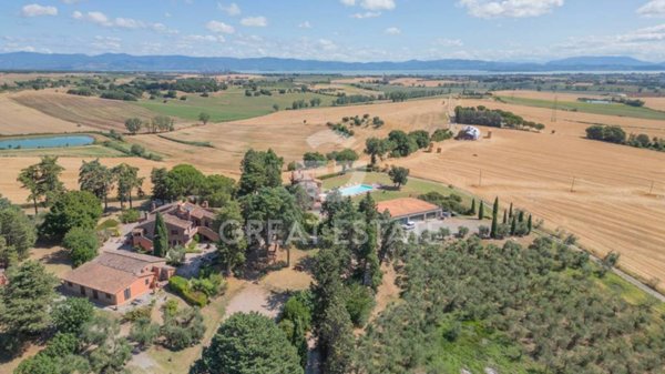 villa in vendita a Castiglione del Lago in zona Macchie