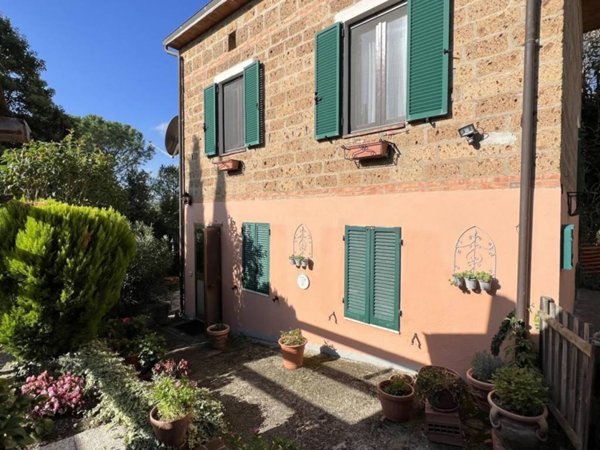 casa indipendente in vendita a Castiglione del Lago
