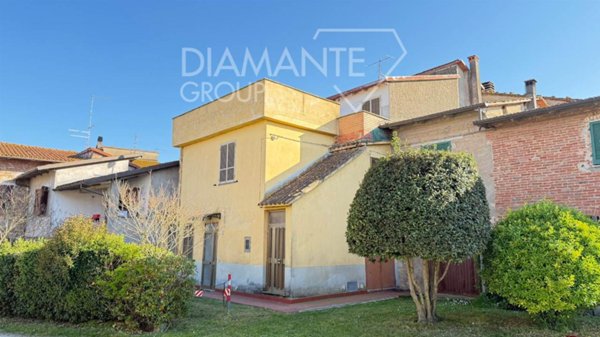 casa indipendente in vendita a Castiglione del Lago