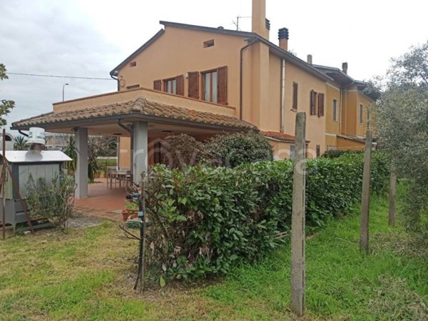 casa indipendente in vendita a Castiglione del Lago