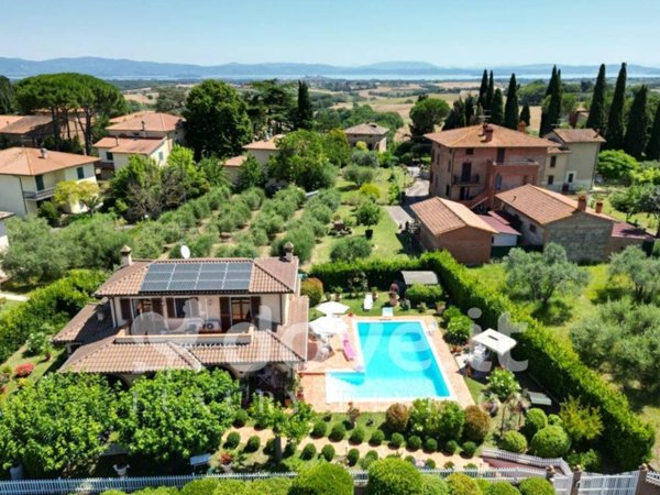 casa indipendente in vendita a Castiglione del Lago in zona Gioiella