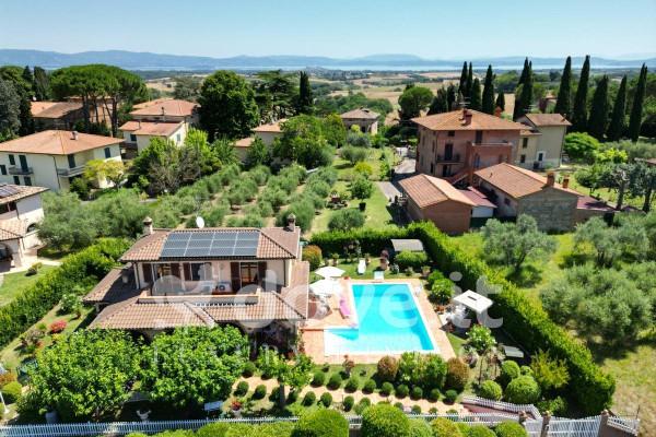 casa indipendente in vendita a Castiglione del Lago in zona Gioiella