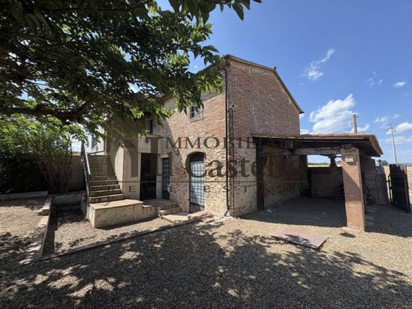 casa indipendente in vendita a Castiglione del Lago