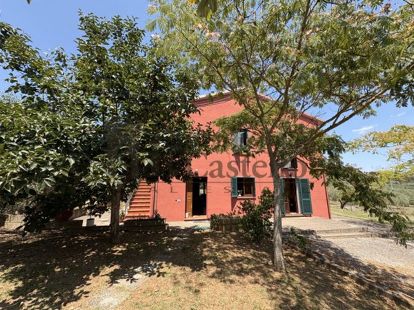 casa indipendente in vendita a Castiglione del Lago in zona Vaiano