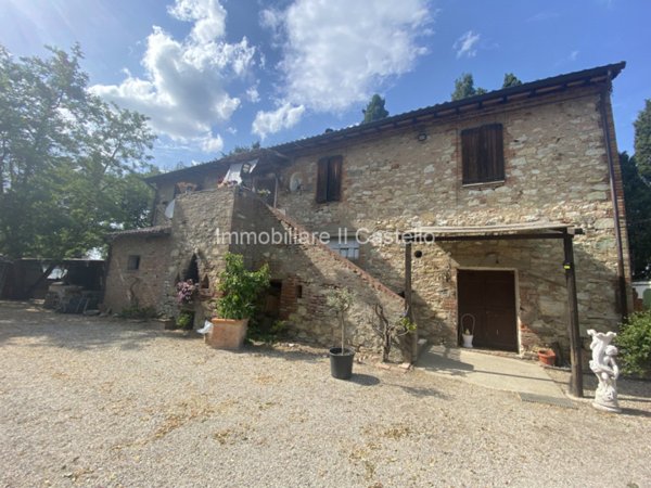 casa indipendente in vendita a Castiglione del Lago in zona Piana