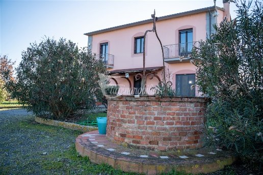 casa indipendente in vendita a Castiglione del Lago