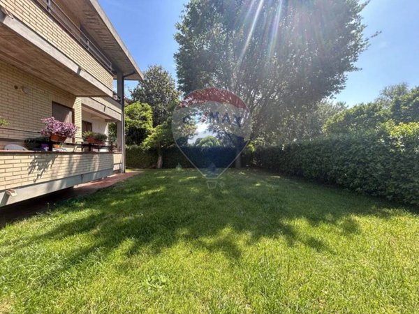 casa indipendente in vendita a Castiglione del Lago in zona Porto