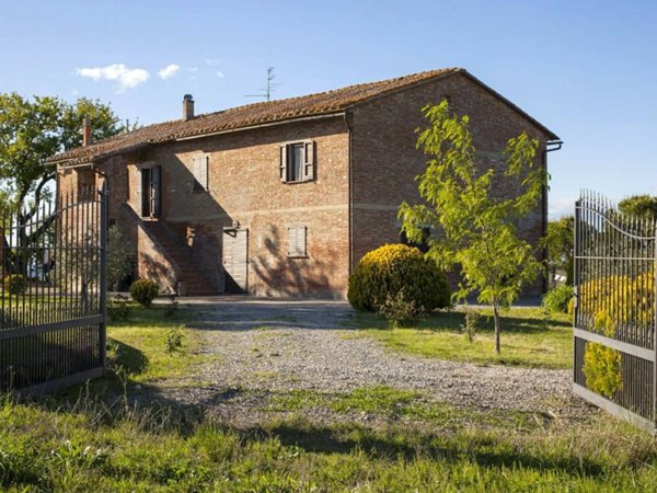 casa indipendente in vendita a Castiglione del Lago in zona Villastrada
