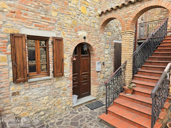 casa indipendente in vendita a Castiglione del Lago