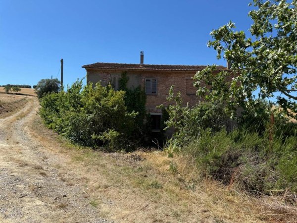 casa indipendente in vendita a Castiglione del Lago