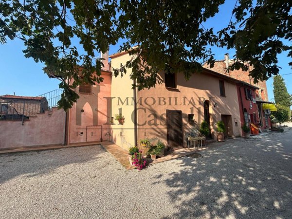 casa indipendente in vendita a Castiglione del Lago in zona Panicarola