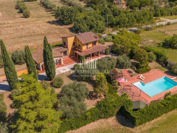 casa indipendente in vendita a Castiglione del Lago
