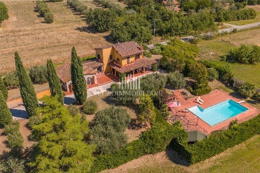 casa indipendente in vendita a Castiglione del Lago
