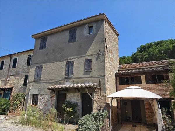 casa indipendente in vendita a Castiglione del Lago