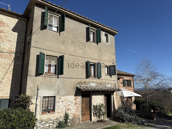 casa indipendente in vendita a Castiglione del Lago