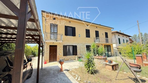 casa indipendente in vendita a Castiglione del Lago